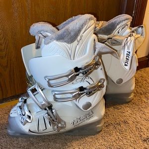 Women’s Ski boots